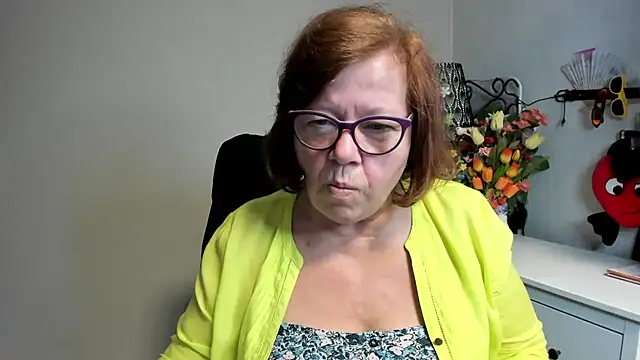 Snapshot of Adelewildx chatting on June 2, 2026, 2:33 am Adelewildx online show from June 2, 2026, 2:33 am