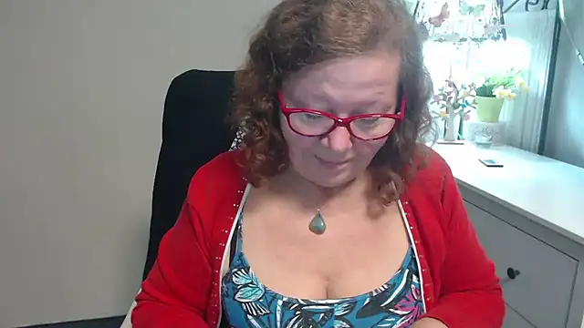 Snapshot of Adelewildx chatting on September 16, 2025, 4:02 am Adelewildx online show from September 16, 2025, 4:02 am