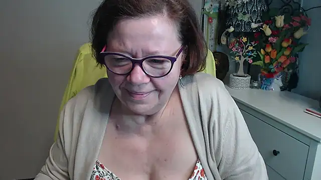 Snapshot of Adelewildx chatting on April 29, 2026, 3:43 am Adelewildx online show from April 29, 2026, 3:43 am