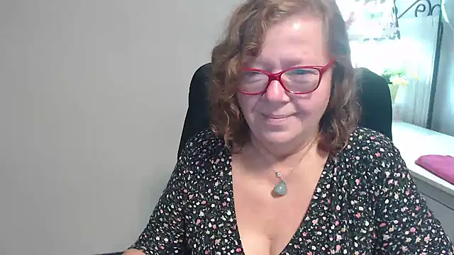 Snapshot of Adelewildx chatting on September 11, 2025, 2:44 am Adelewildx online show from September 11, 2025, 2:44 am