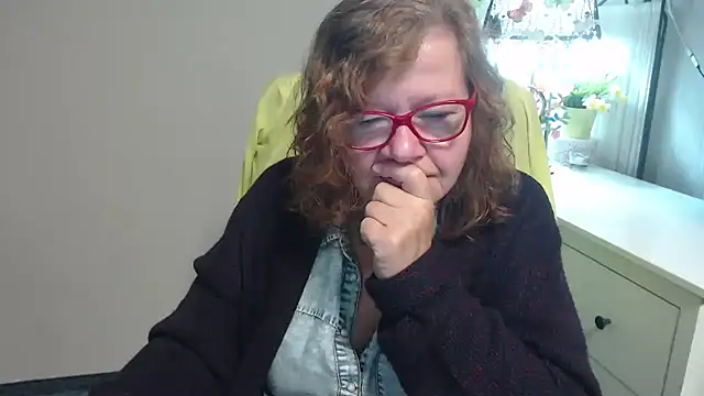 Snapshot of Adelewildx chatting on October 2, 2025, 2:59 am Adelewildx online show from October 2, 2025, 2:59 am