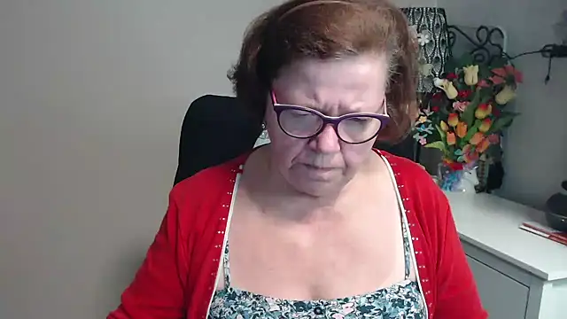 Snapshot of Adelewildx chatting on May 13, 2026, 3:35 am Adelewildx online show from May 13, 2026, 3:35 am