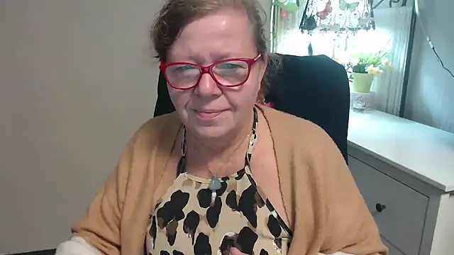 Snapshot of Adelewildx chatting on September 17, 2025, 3:19 am Adelewildx online show from September 17, 2025, 3:19 am