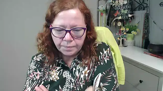 Snapshot of Adelewildx chatting on December 3, 2025, 4:02 am Adelewildx online show from December 3, 2025, 4:02 am