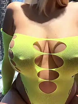 Snapshot of Liiaa chatting on January 16, 2026, 9:35 am Liiaa online show from January 16, 2026, 9:35 am