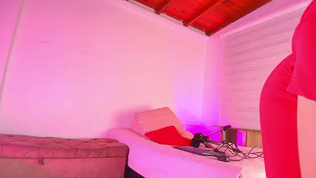 Snapshot of emyli_sw_ chatting on September 20, 2025, 3:11 am emyli sw online show from September 20, 2025, 3:11 am