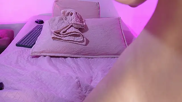 Snapshot of emyli_sw_ chatting on September 22, 2025, 3:12 am emyli sw online show from September 22, 2025, 3:12 am