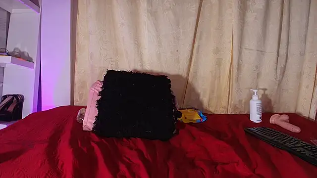 Snapshot of emyli_sw_ chatting on March 19, 2025, 6:14 am emyli sw online show from March 19, 2025, 6:14 am