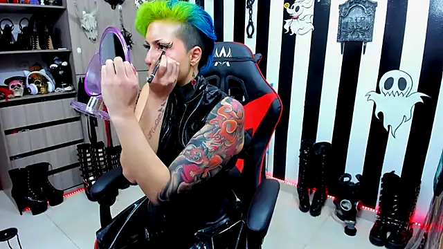 Snapshot of Mistress_Yelena chatting on December 9, 2024, 11:13 pm Mistress Yelena online show from December 9, 2024, 11:13 pm