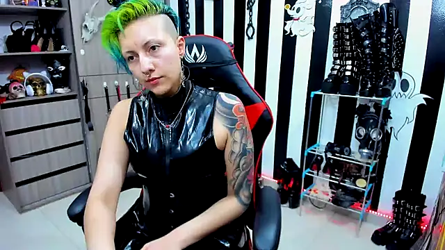 Snapshot of Mistress_Yelena chatting on January 13, 2025, 9:20 pm Mistress Yelena online show from January 13, 2025, 9:20 pm