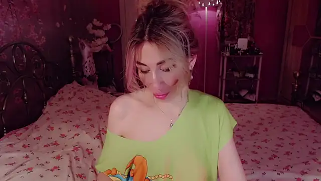 Snapshot of AnnieGOld_ chatting on May 30, 2026, 10:26 pm AnnieGOld online show from May 30, 2026, 10:26 pm