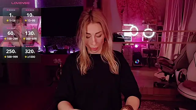 AnnieGOld  online show from October 4, 2025, 11:17 pm