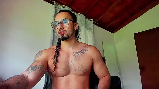 Snapshot of Baky_sexy chatting on November 28, 2025, 5:35 pm Baky sexy online show from November 28, 2025, 5:35 pm