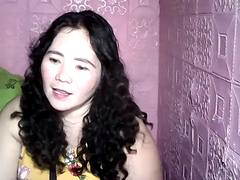 hotpusie 4u online show from November 11, 2025, 6:03 pm