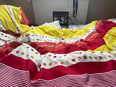 Chris-LE91 online show from April 16, 2026, 5:41 am