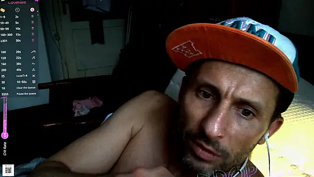 Snapshot of FireFox_Feel chatting on December 6, 2024, 1:38 pm FireFox Feel online show from December 6, 2024, 1:38 pm