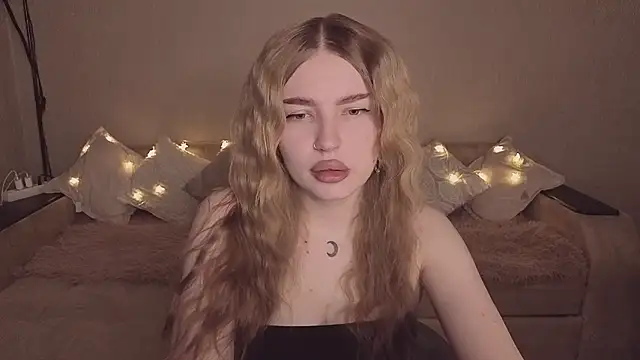 ViolettaLopez online show from March 25, 2026, 4:06 pm