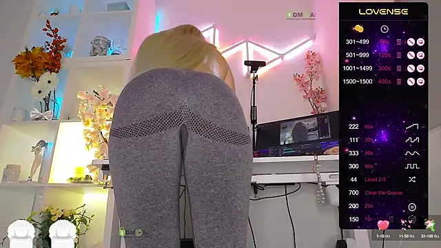 Snapshot of Elena-Marilyn chatting on October 7, 2025, 6:53 pm Elena-Marilyn online show from October 7, 2025, 6:53 pm