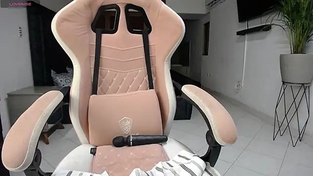 ashley morgan 18 online show from March 17, 2025, 4:51 am