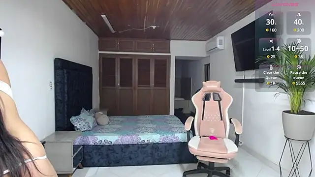 ashley morgan 18 online show from March 13, 2025, 6:26 am