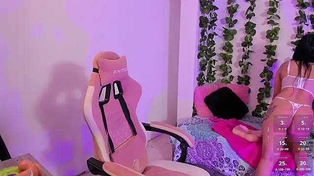 ashley morgan 18 online show from December 20, 2025, 4:26 am