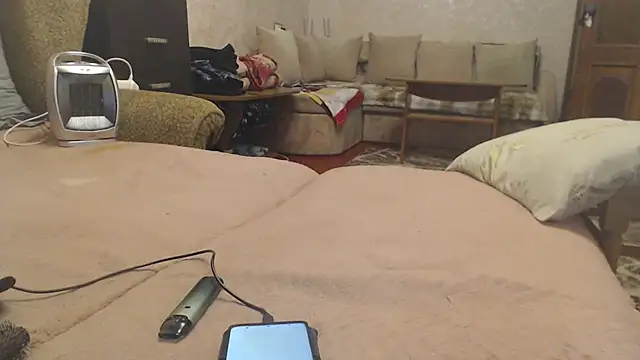 Amy August online show from March 4, 2026, 6:59 pm