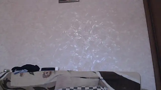 Amy August online show from November 1, 2025, 8:19 am