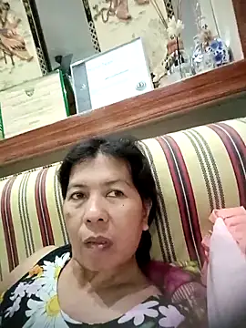 Snapshot of TropicalFlower chatting on October 5, 2025, 9:00 am TropicalFlower online show from October 5, 2025, 9:00 am