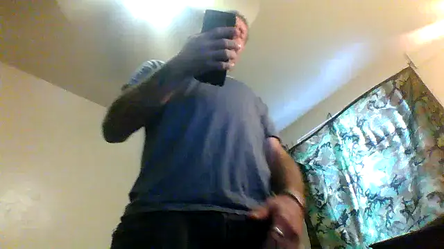 Snapshot of thefire420 chatting on December 4, 2024, 4:32 pm thefire420 online show from December 4, 2024, 4:32 pm