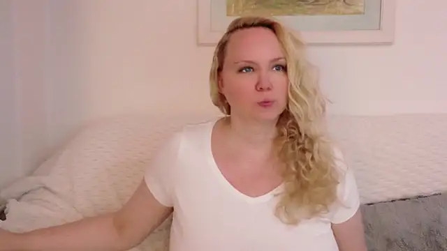 Sarah4you online show from October 28, 2025, 5:23 pm