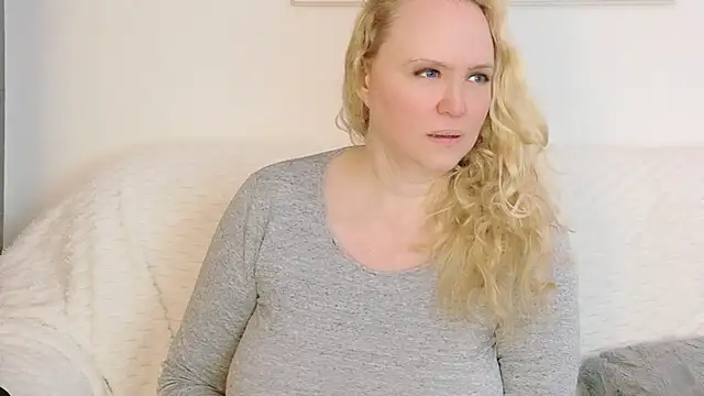 Sarah4you online show from February 3, 2026, 5:51 pm