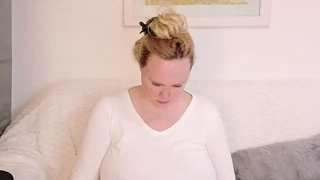 Sarah4you online show from January 15, 2026, 9:40 pm