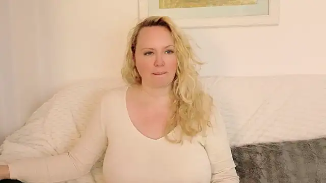 Sarah4you online show from November 27, 2025, 4:40 pm