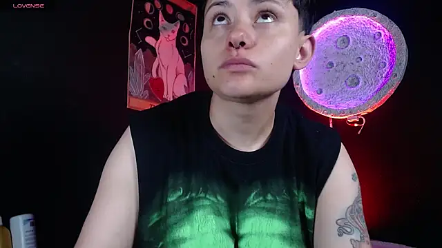 girl intense444 online show from April 21, 2026, 1:39 pm