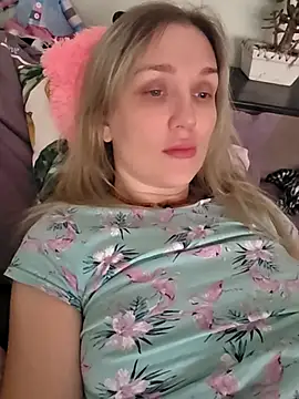 ModelEva online show from April 2, 2026, 11:50 am