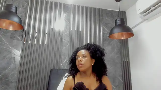 GabyFlowers online show from December 4, 2024, 3:59 pm