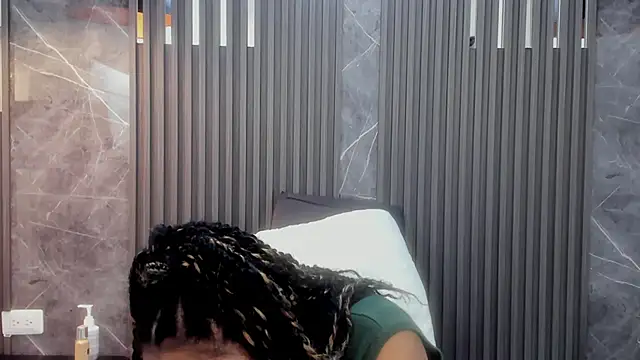 GabyFlowers online show from January 17, 2025, 11:18 pm