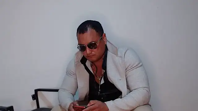 Snapshot of hardrock982 chatting on October 25, 2025, 2:28 pm hardrock982 online show from October 25, 2025, 2:28 pm