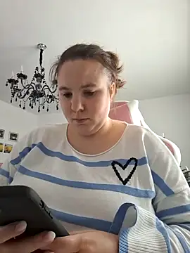 AureliaWinter online show from January 12, 2025, 12:33 pm