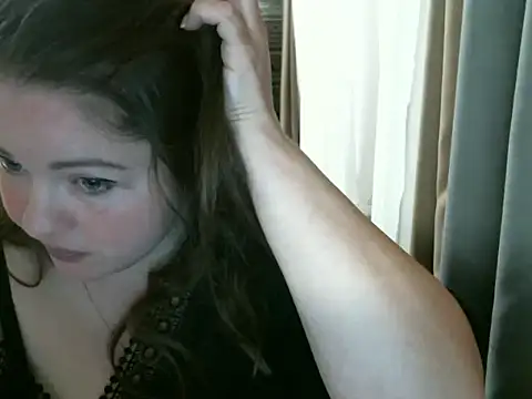 Snapshot of cute__cherry chatting on February 14, 2025, 4:41 pm cute  cherry online show from February 14, 2025, 4:41 pm