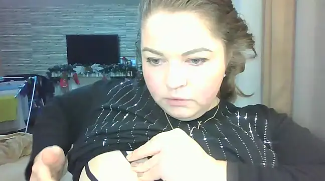 Snapshot of cute__cherry chatting on February 7, 2025, 3:52 pm cute  cherry online show from February 7, 2025, 3:52 pm