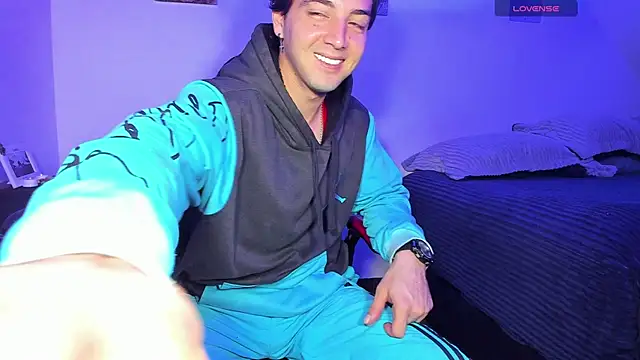 Snapshot of Alex_smith00 chatting on September 18, 2025, 2:03 am Alex smith00 online show from September 18, 2025, 2:03 am