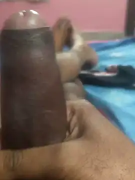 omar23121 online show from January 8, 2025, 7:03 pm