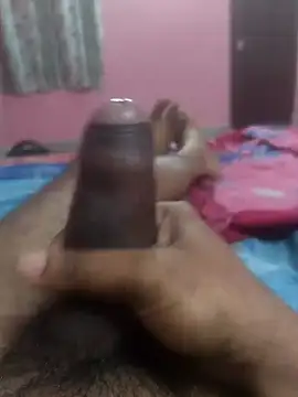 omar23121 online show from January 11, 2025, 7:05 pm