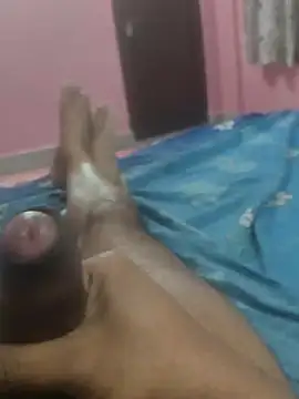 omar23121 online show from December 27, 2024, 4:32 pm