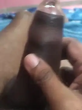 omar23121 online show from January 19, 2025, 7:58 pm