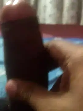 omar23121 online show from March 13, 2025, 12:35 pm