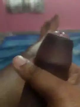 omar23121 online show from December 28, 2024, 7:33 am