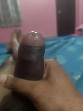 omar23121 online show from December 29, 2024, 7:11 pm