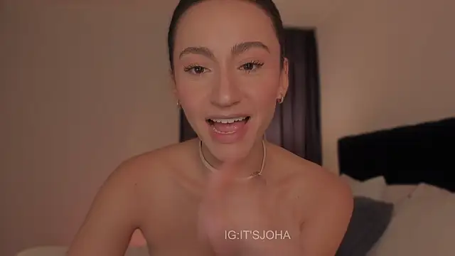  Amatista online show from October 23, 2025, 5:00 pm